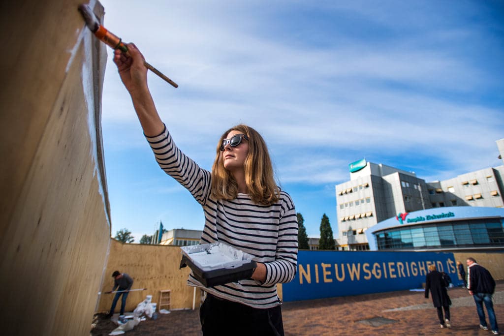 Meet Maaike Canne, a Girl Who Speaks up with Her Paintings 7 Maaike Canne! X JumpFromPaper Cartoon Bag